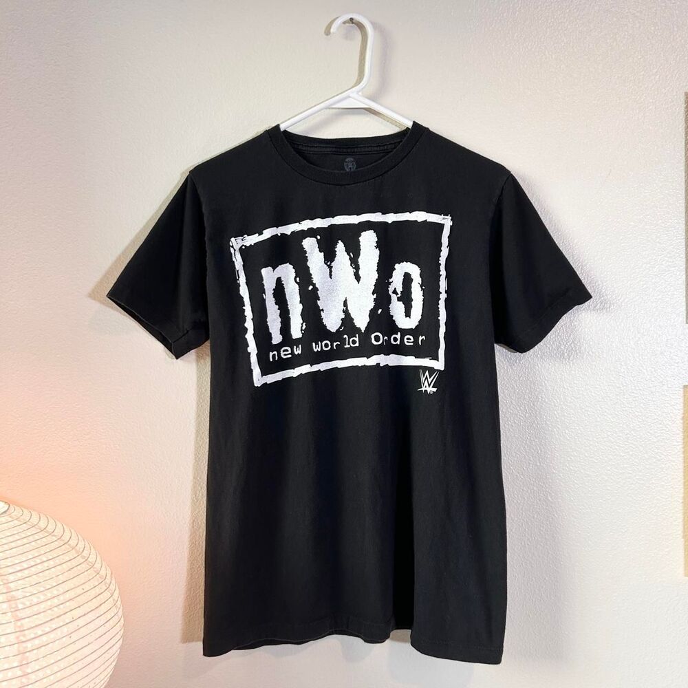 Official WWE NWO New World Order retro black graphic tee M